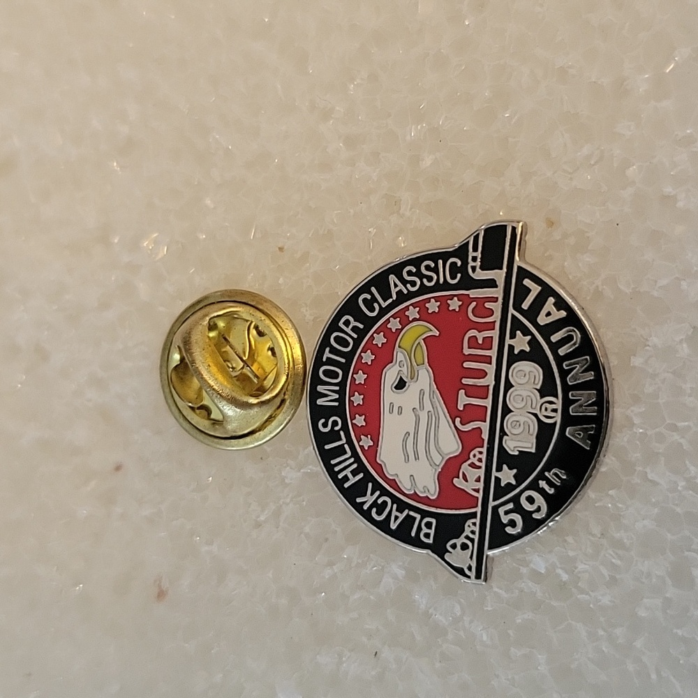 #B Harley Davidson Black Hills Rally Official 1999 Pin